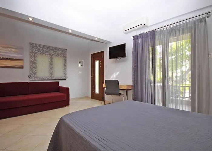 Stamos And Apartamento *