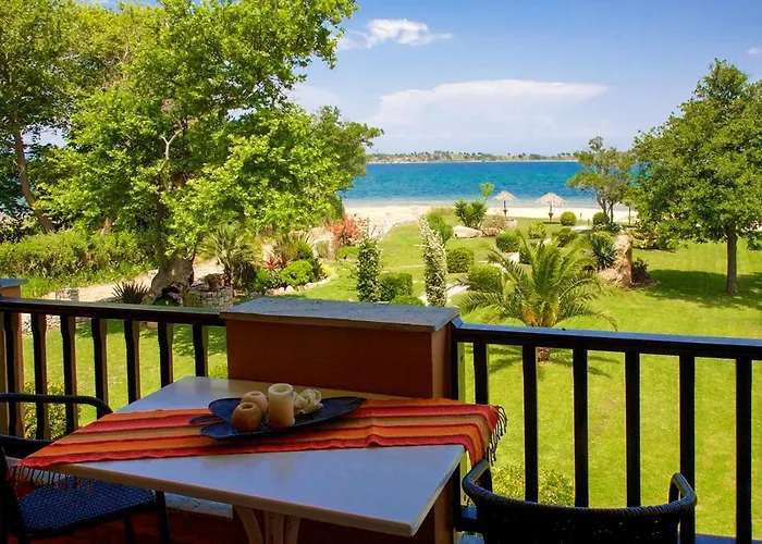 Stamos And Vourvourou