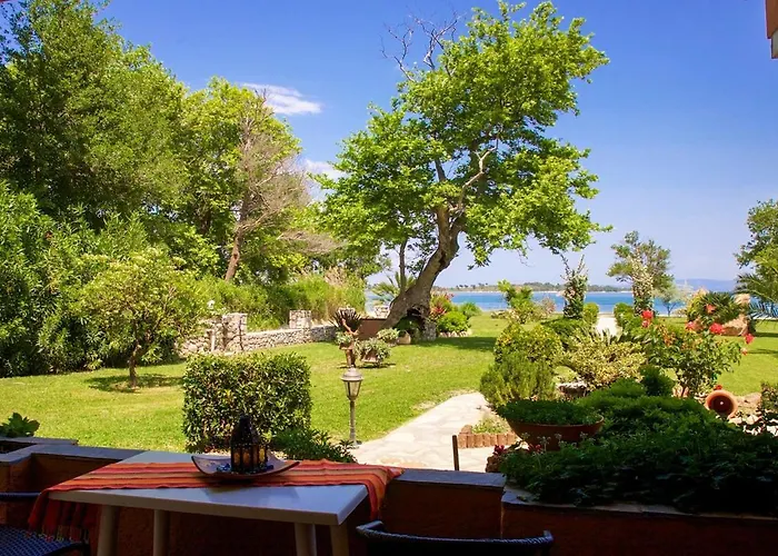 Stamos And Apartamento Vourvourou